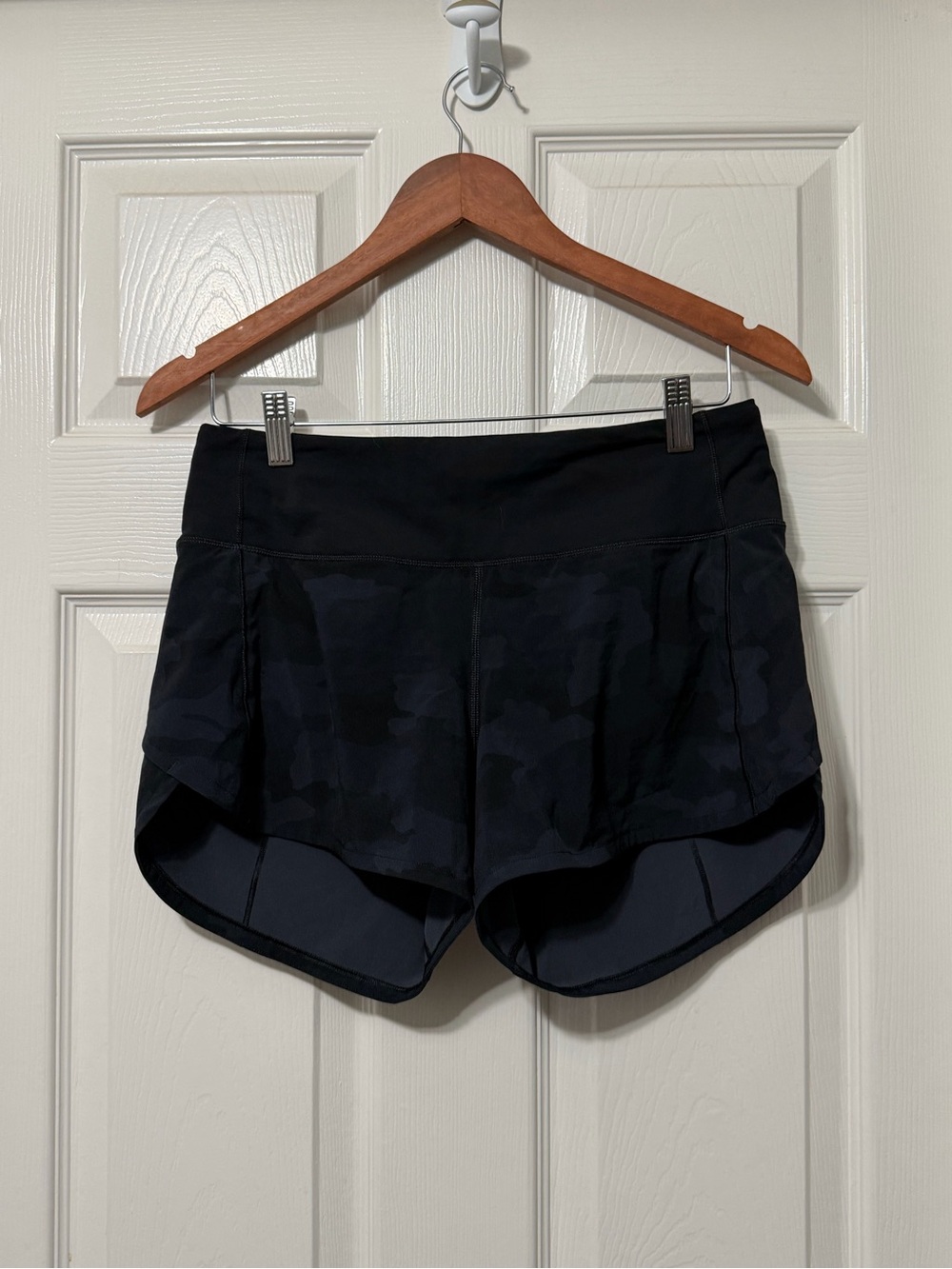 lululemon athletica speed up short 4” size 6 euc